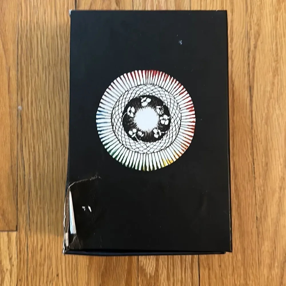 The Wild Unknown Tarot guidebook in box but box’s is damaged- set in good cond - Picture 2 of 5